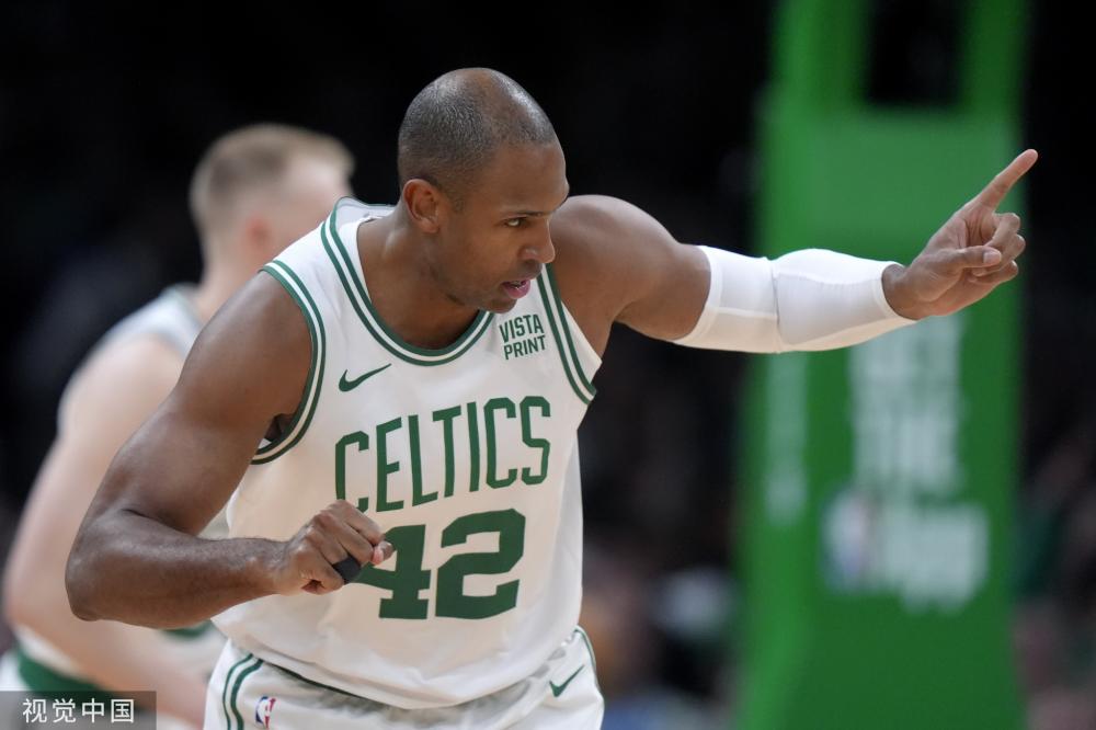 中国队在发 中国队在发