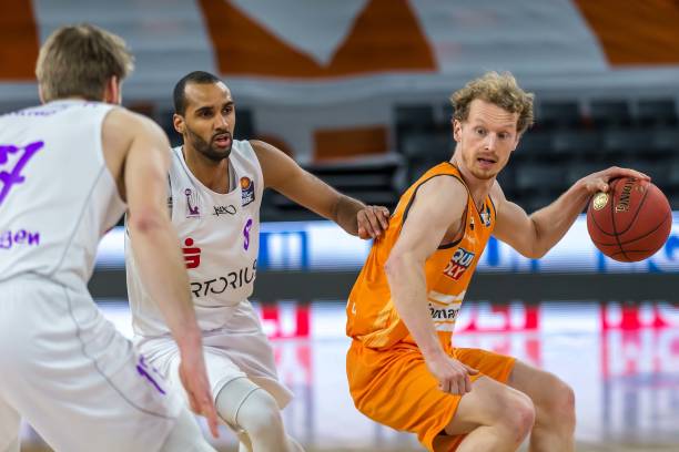 突破来打破 突破来打破