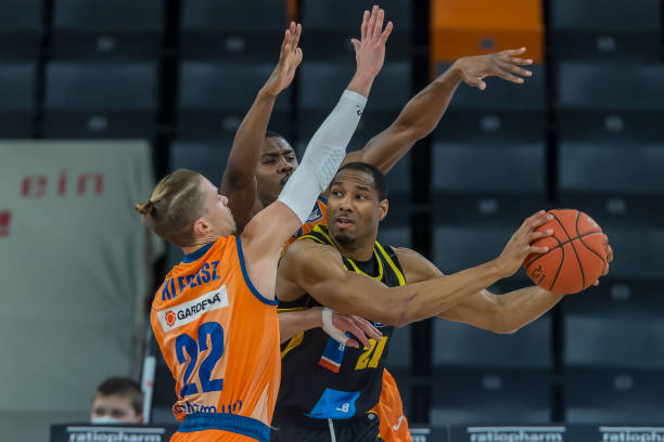 而王楚钦与 而王楚钦与