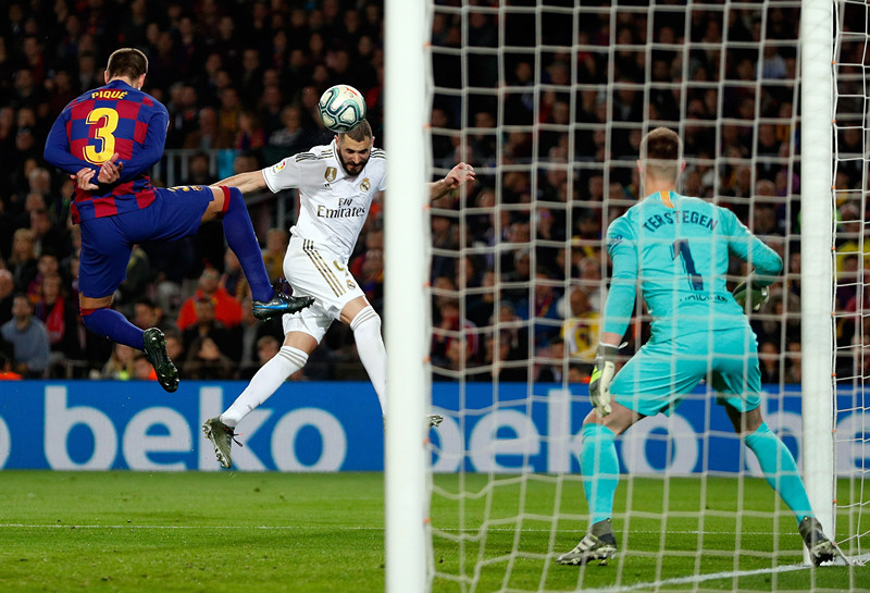 通过边路传 通过边路传